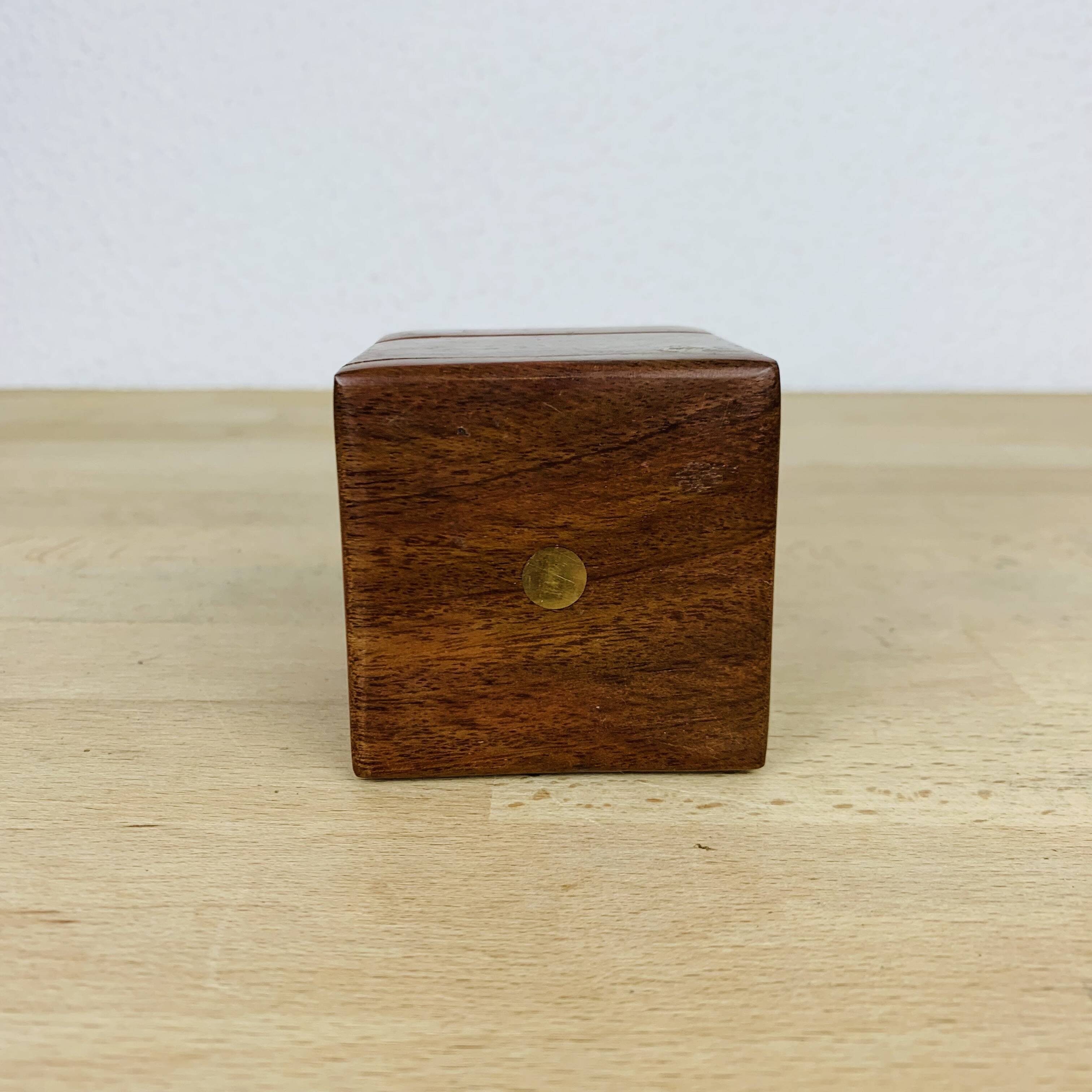 Box with 5 teak and brass dice, vintage