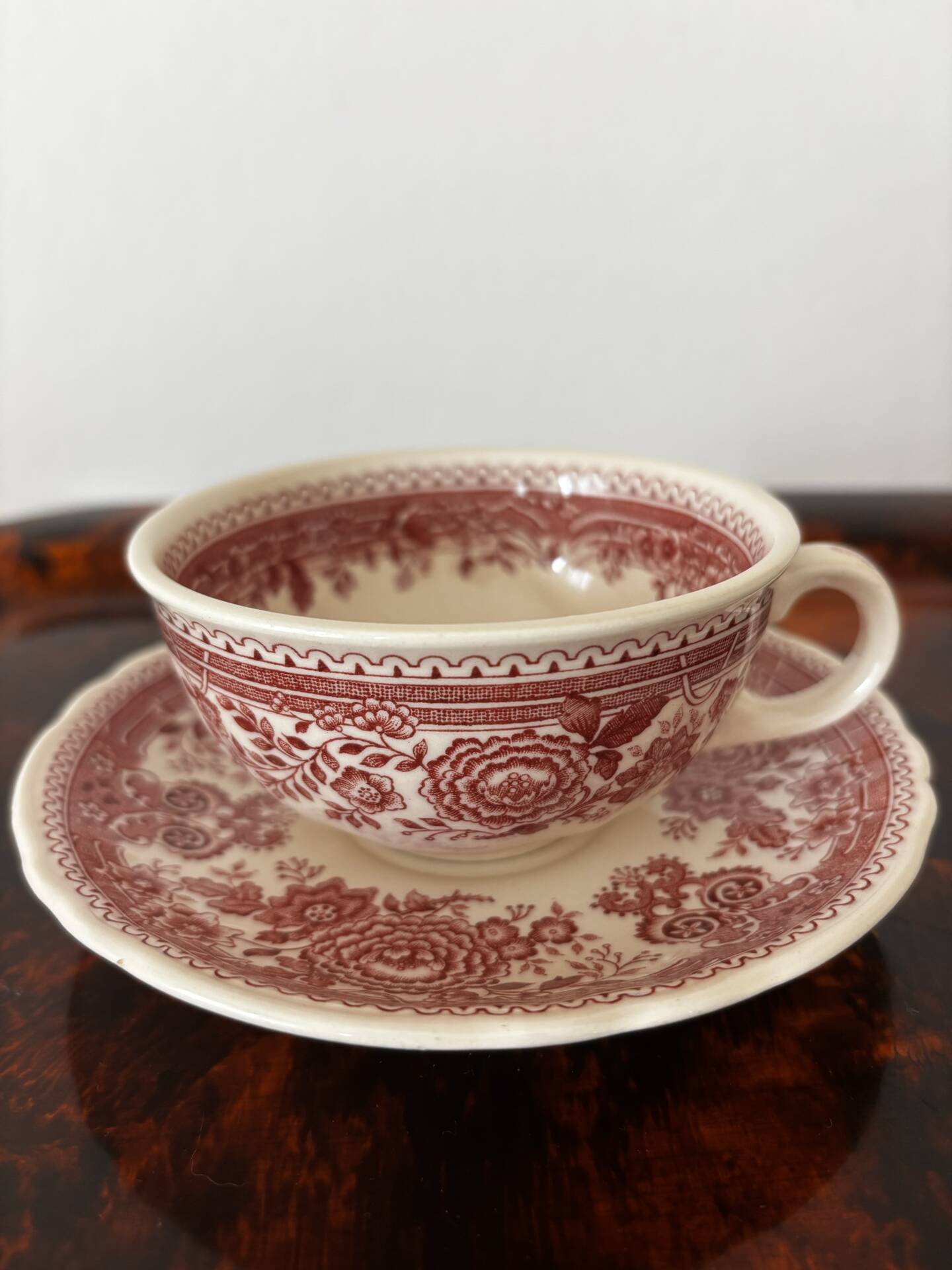Tasse et soucoupe Burgenland Villeroy et Boch bordeaux