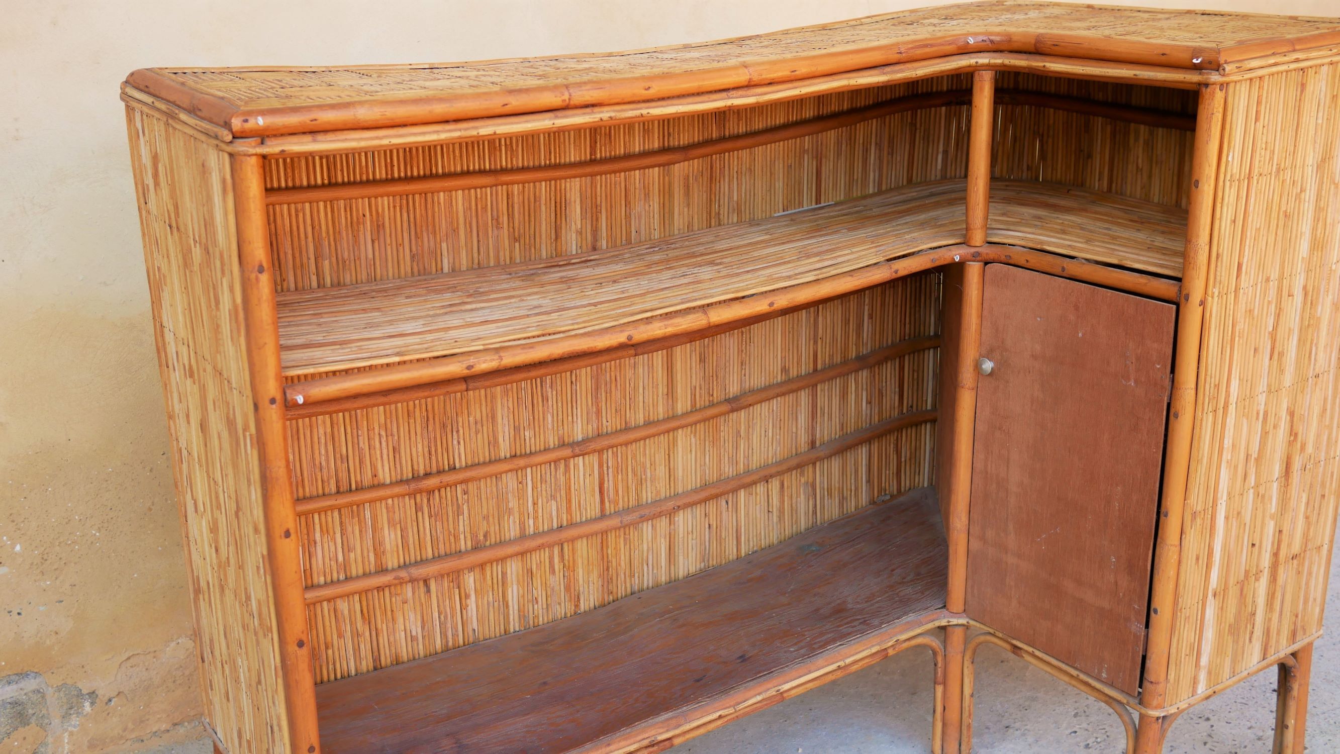 Rattan bar with 3 vintage stools