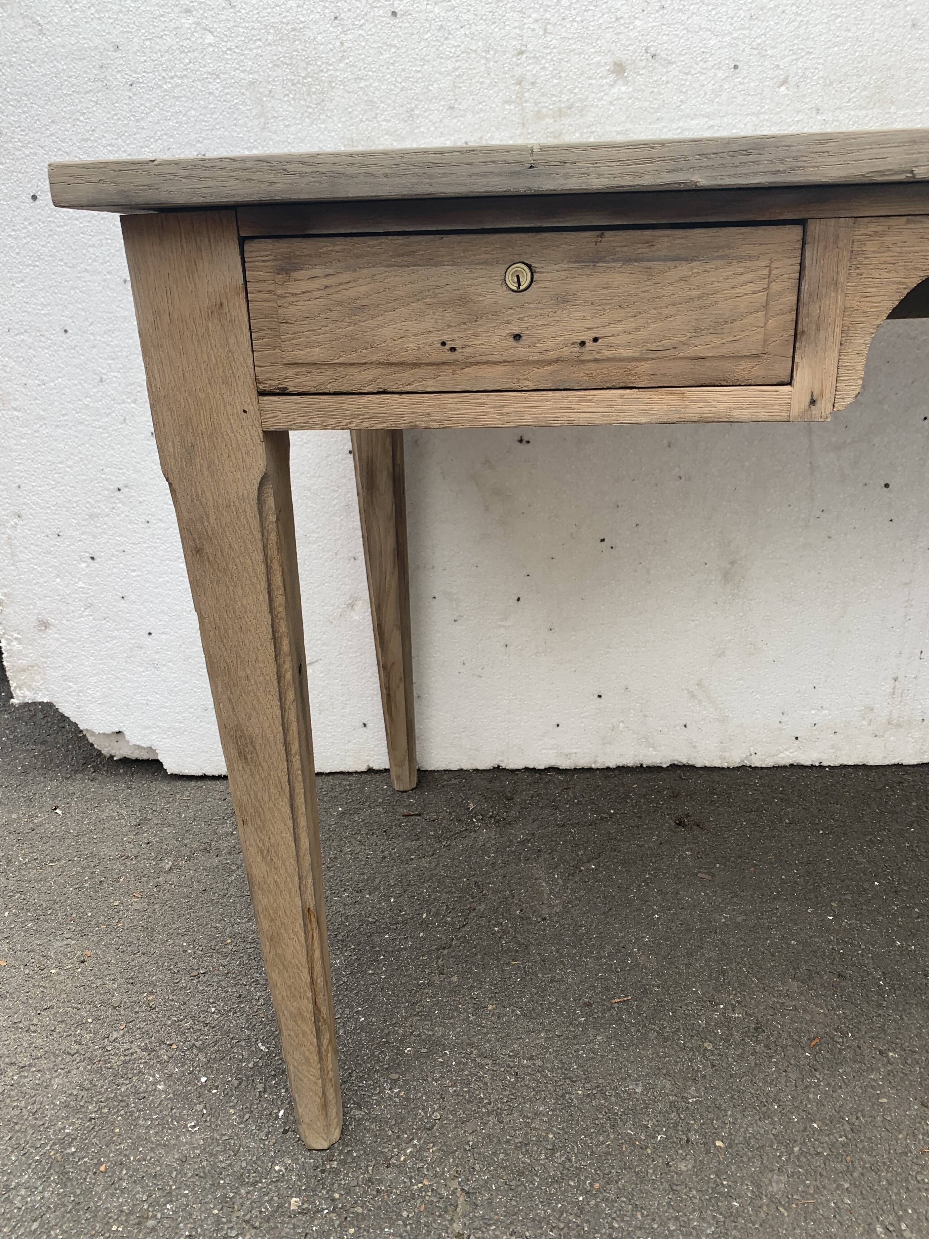 Lois XVI style desk in solid oak XX century