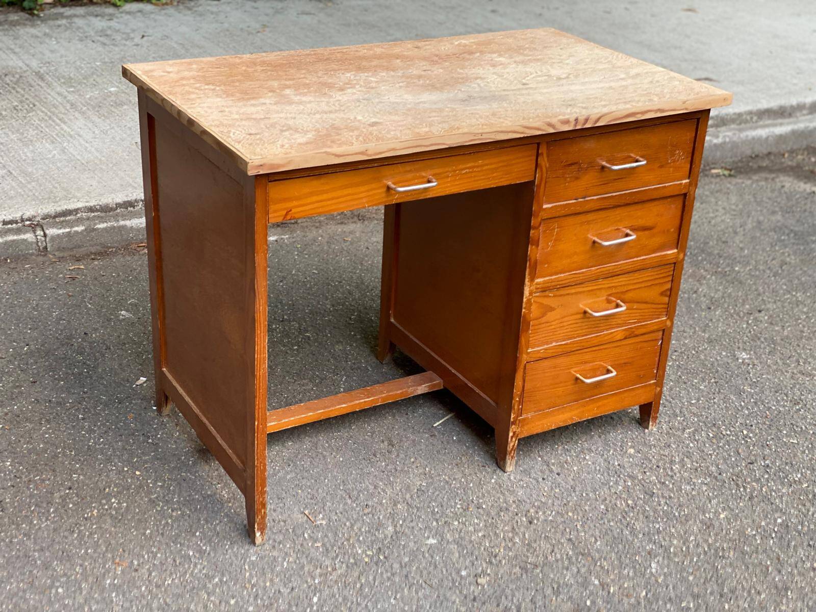 American wooden desk with 5 drawers