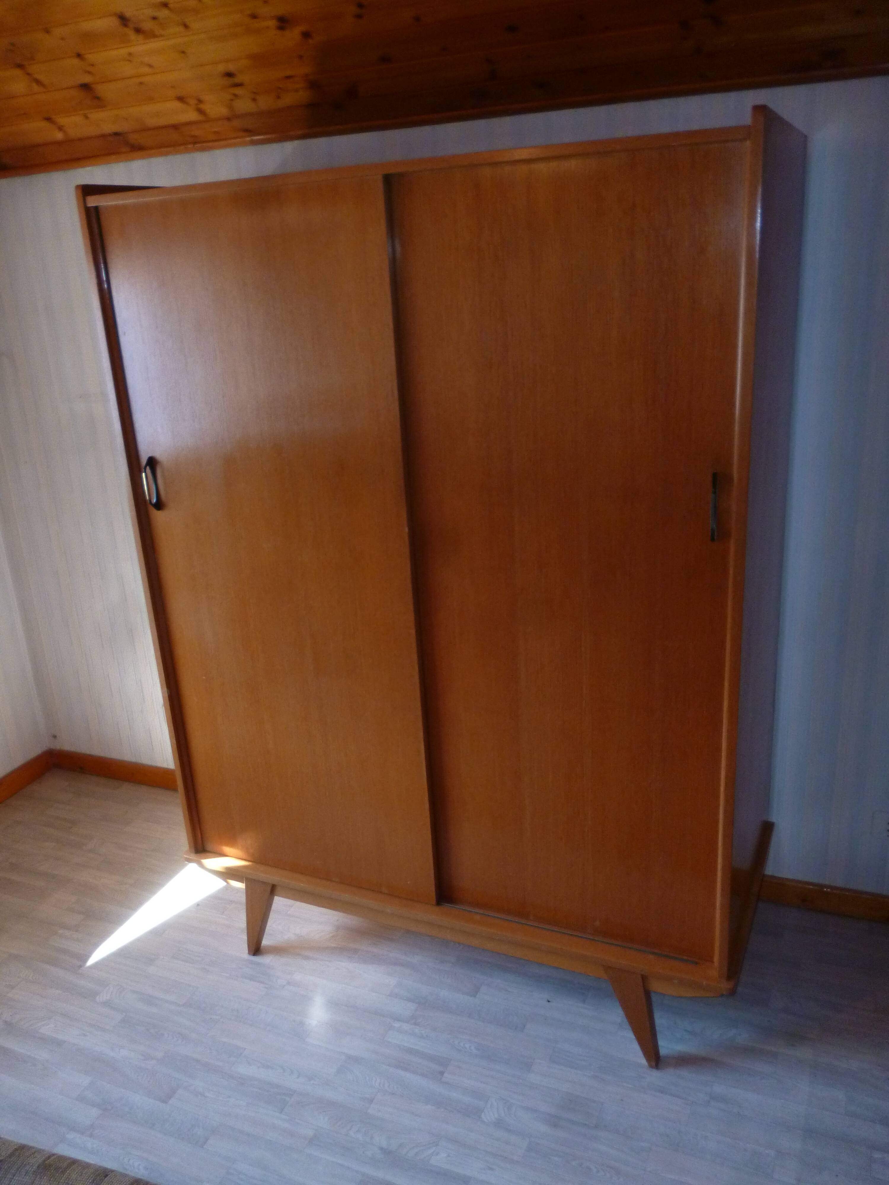 Wardrobe sliding doors year 70