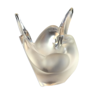 LaLIQUE France flower-picking vase model Sylvie two full entwined doves