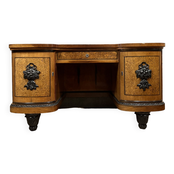 Bureau de centre galbé époque Art Déco en loupe clair et laque noire vers 1925