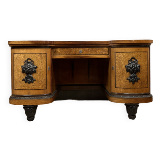 Bureau de centre galbé époque Art Déco en loupe clair et laque noire vers 1925