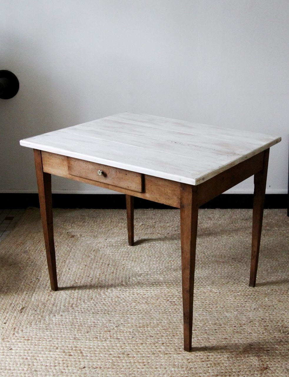 Table en bois patinée