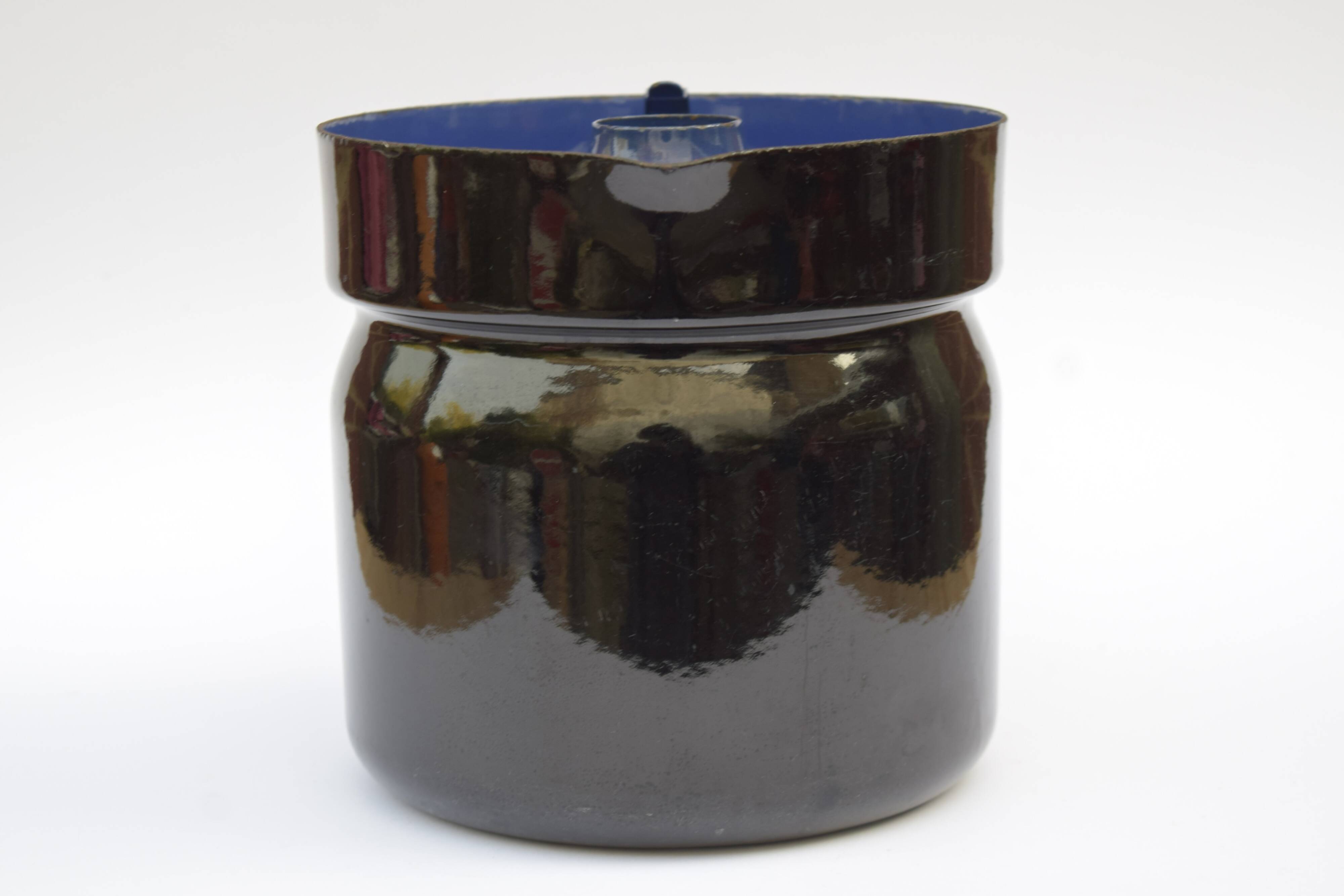 Vintage enameled sheet metal milk jug with lid for boiling milk - 1950s