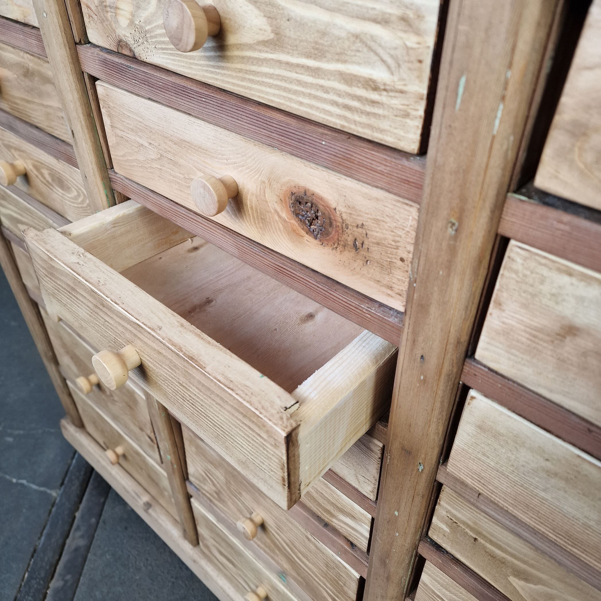 Vintage chest of drawers