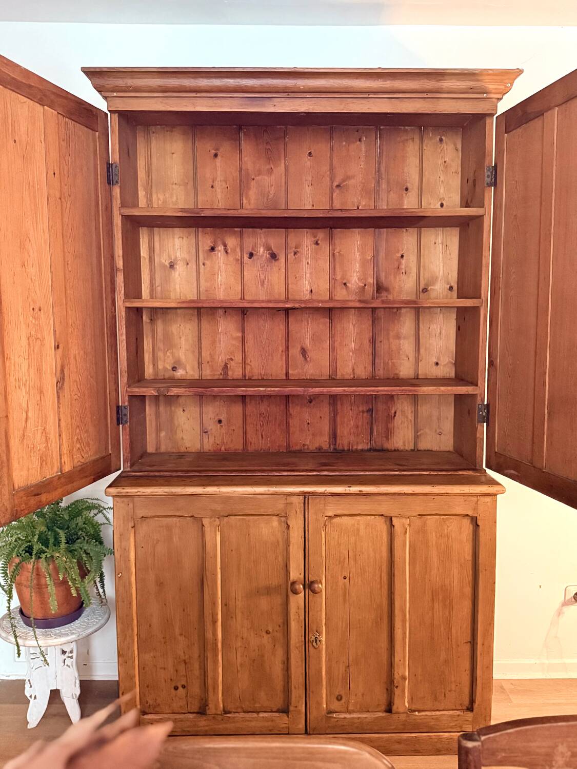 Parisian sideboard in solid wood