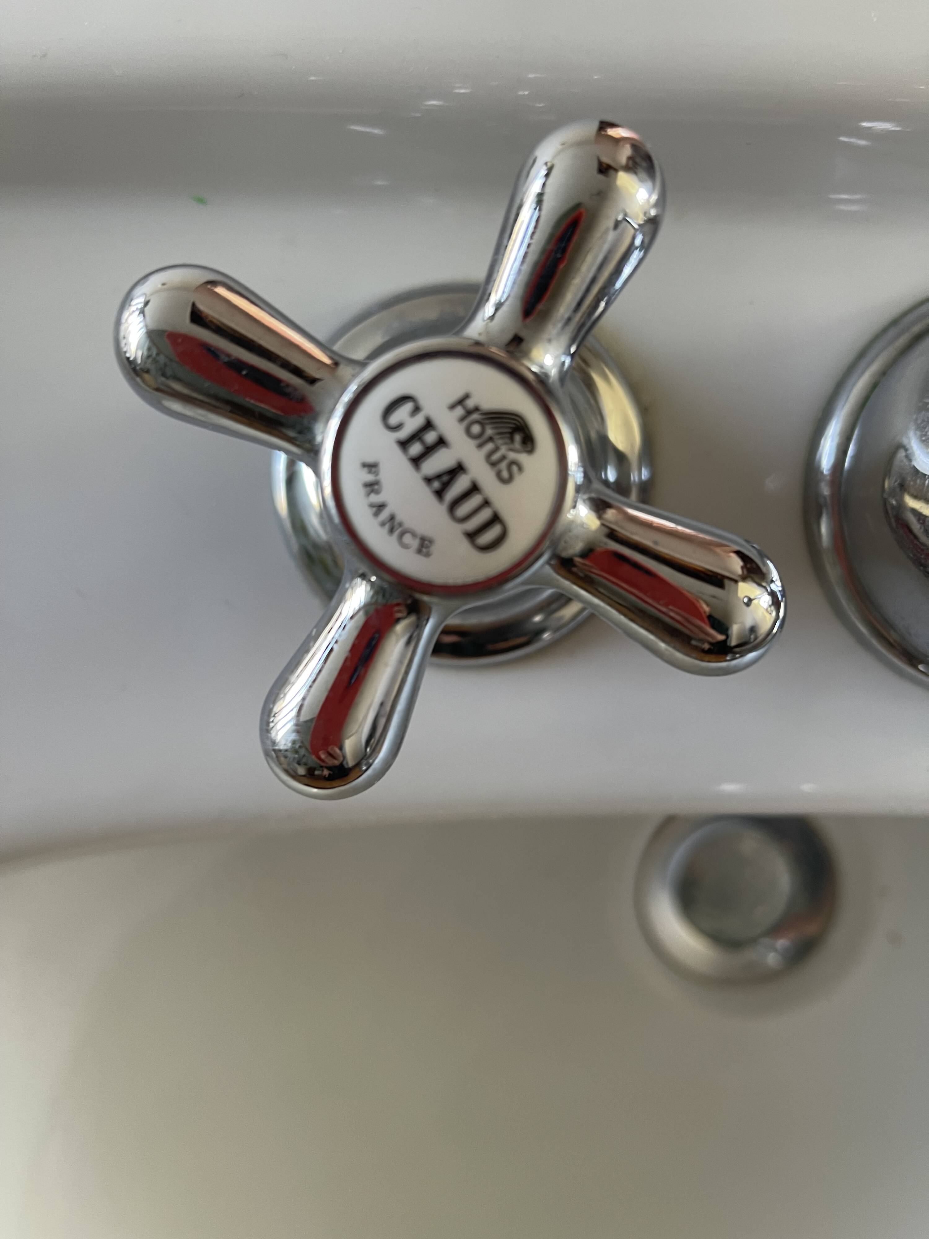 Ceramic sink