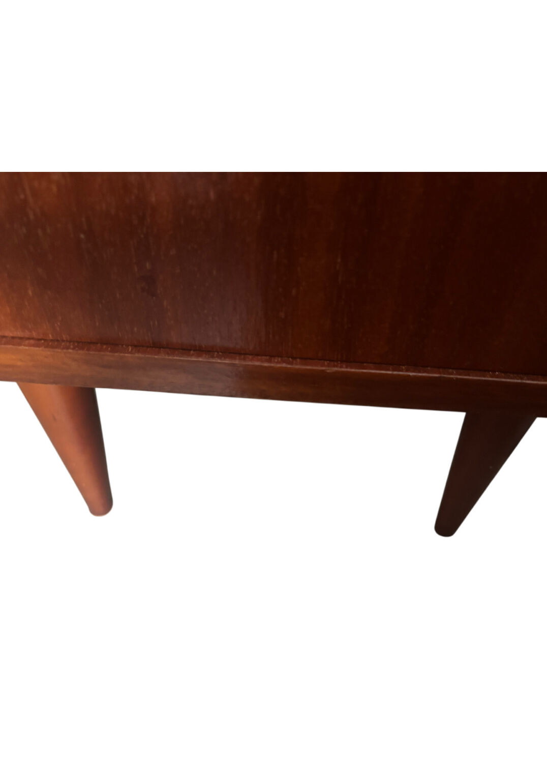 Meuble de rangement  moderniste