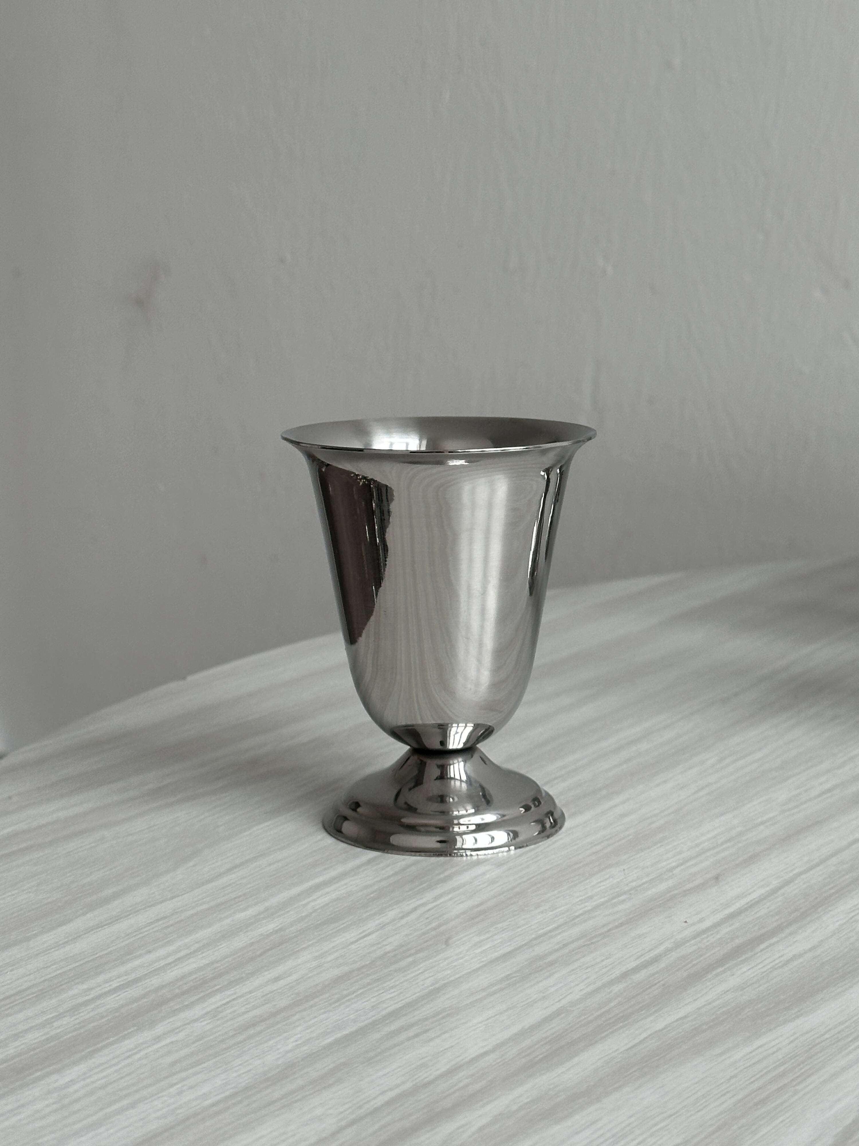 6 stainless steel mugs
