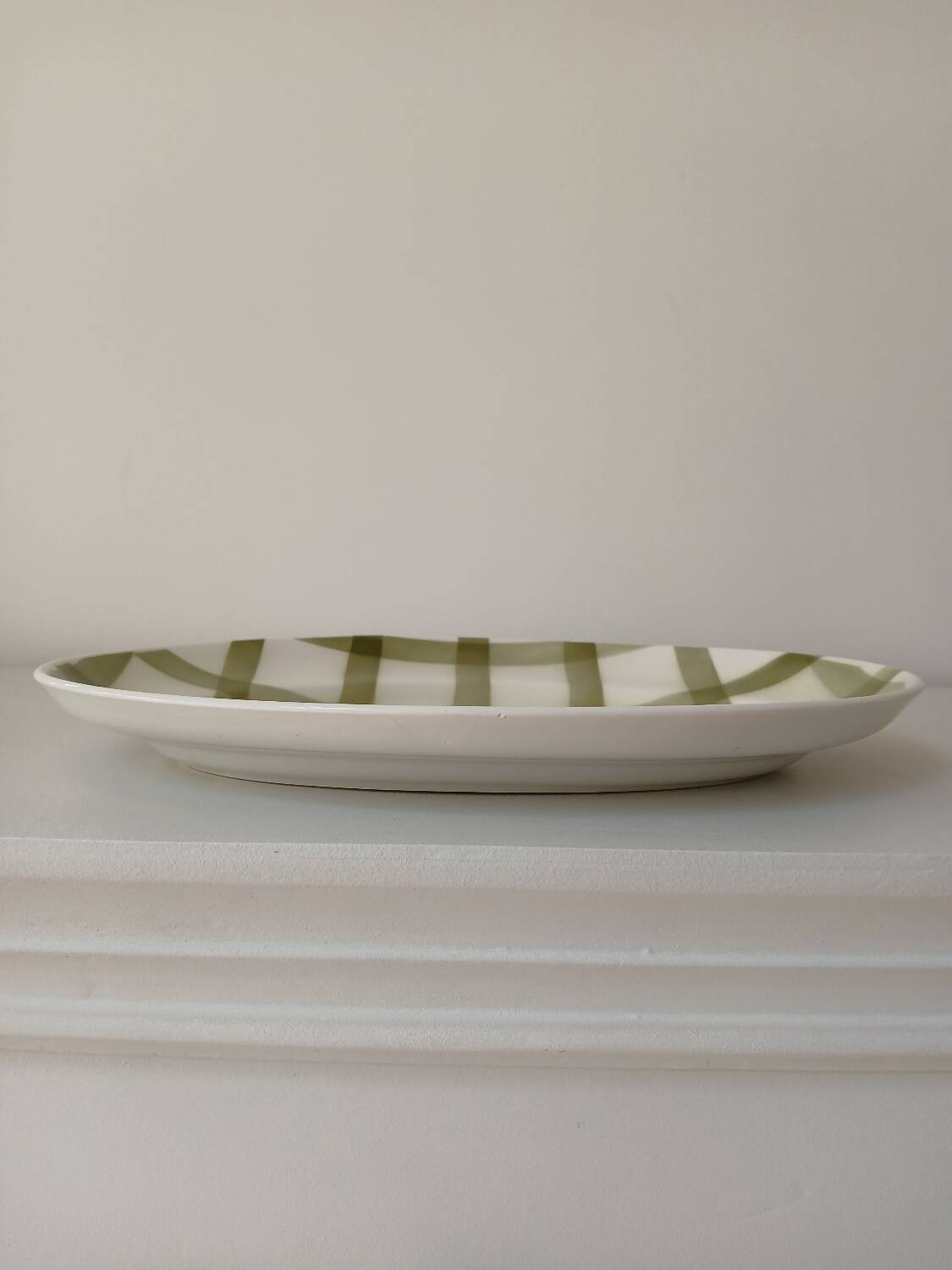 Moulin des Loups presentation dish tablecloth model