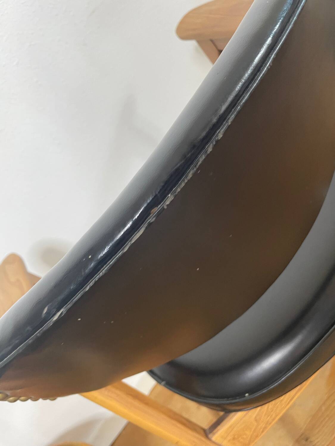 Scandinavian armchair by Erik Kirkegaard in oak and leather, 1960s