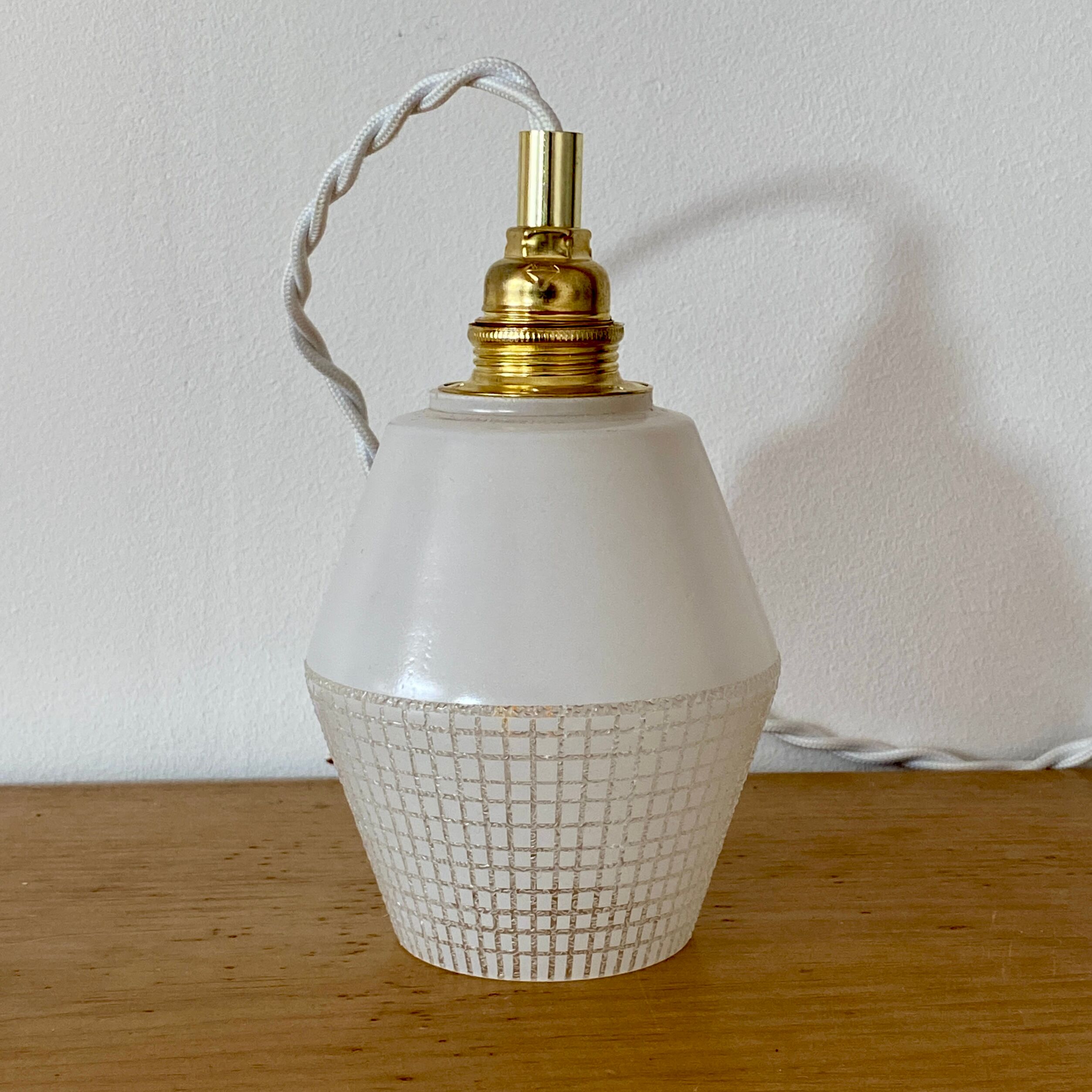 Vintage tulip walker in white opaline