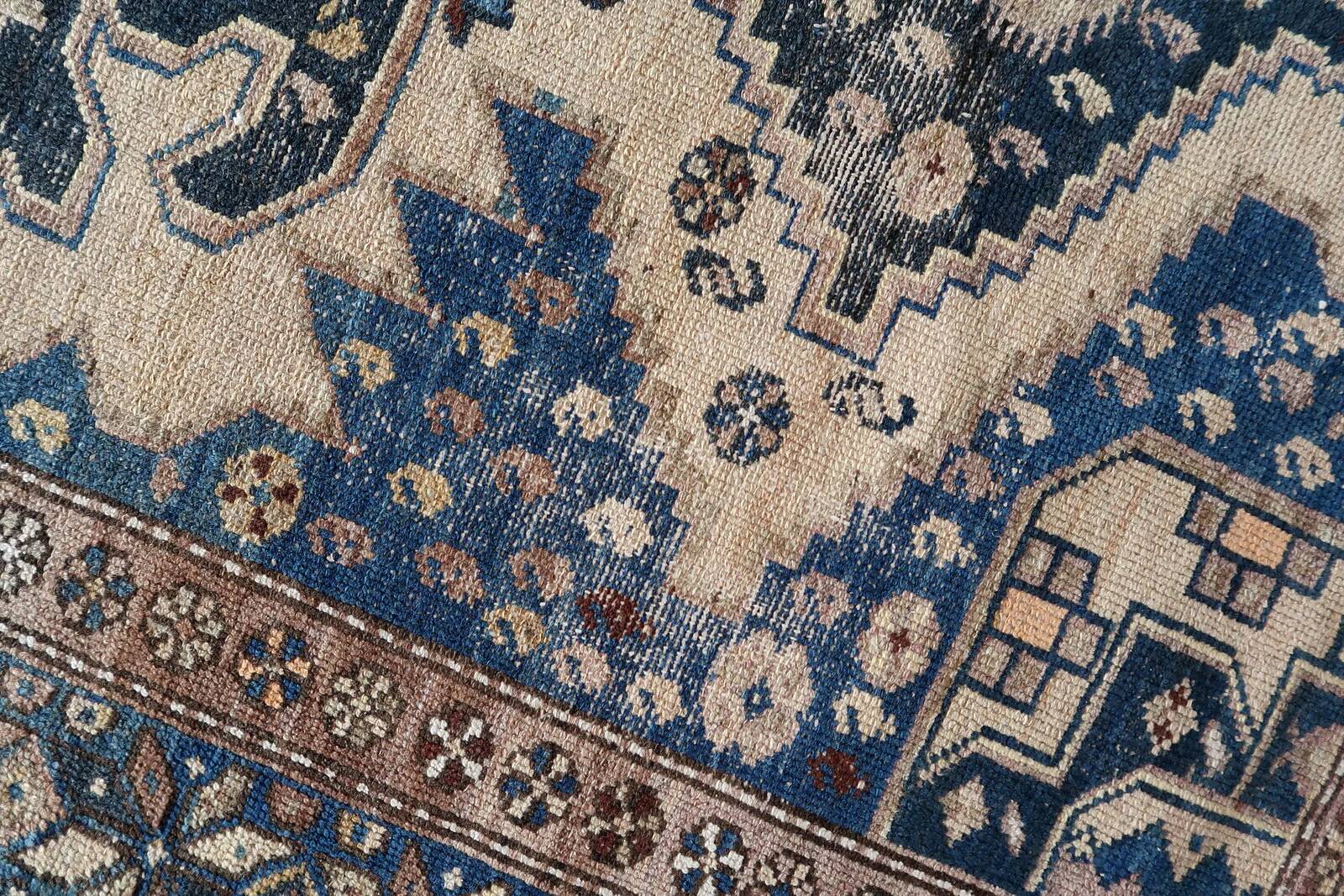 Handmade antique Caucasian Shirvan rug 126cm x 191cm, 1900s