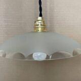 Petite suspension en verre ancienne