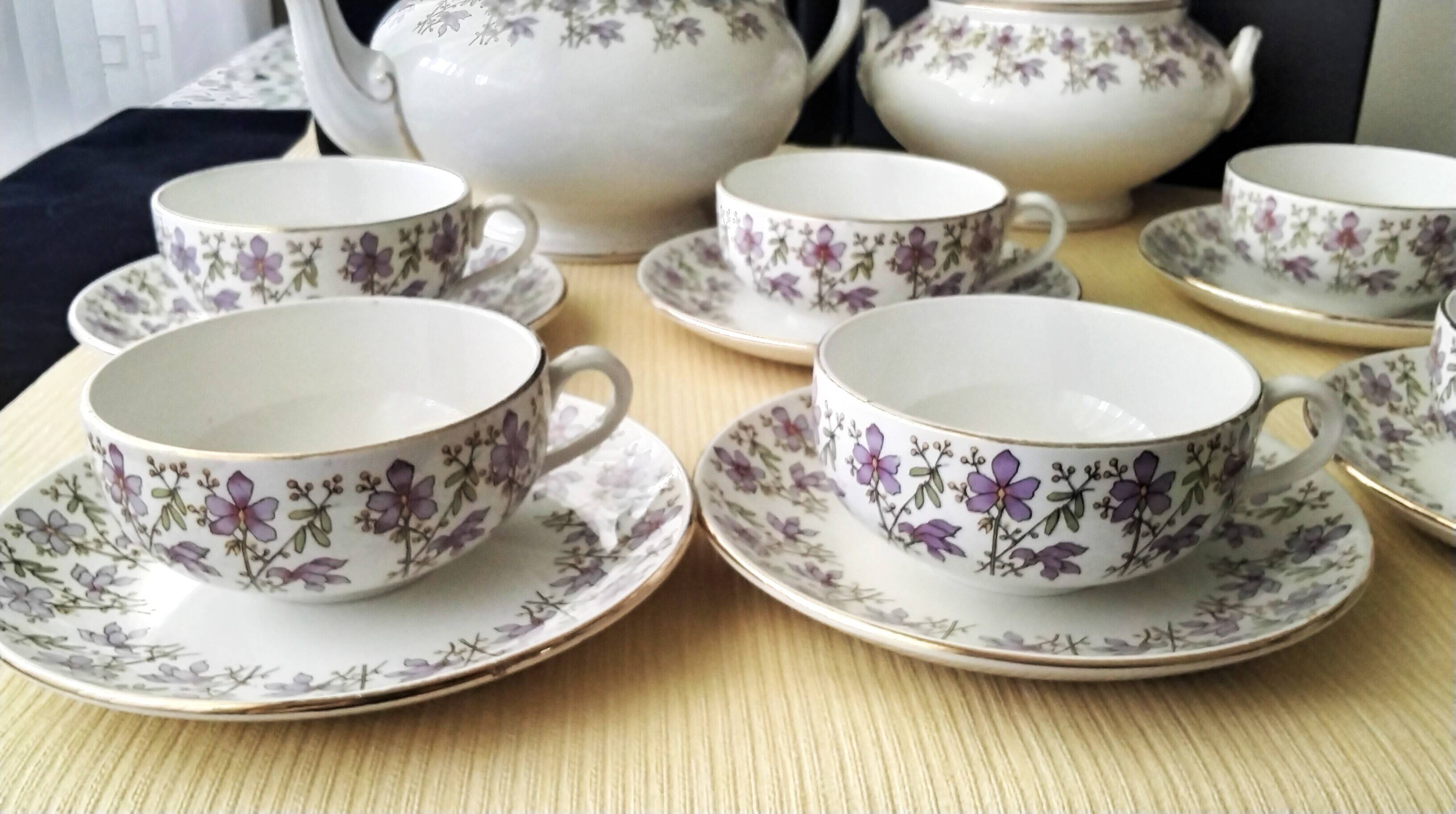 Antique tea service in Sarreguemines U&C earthenware.