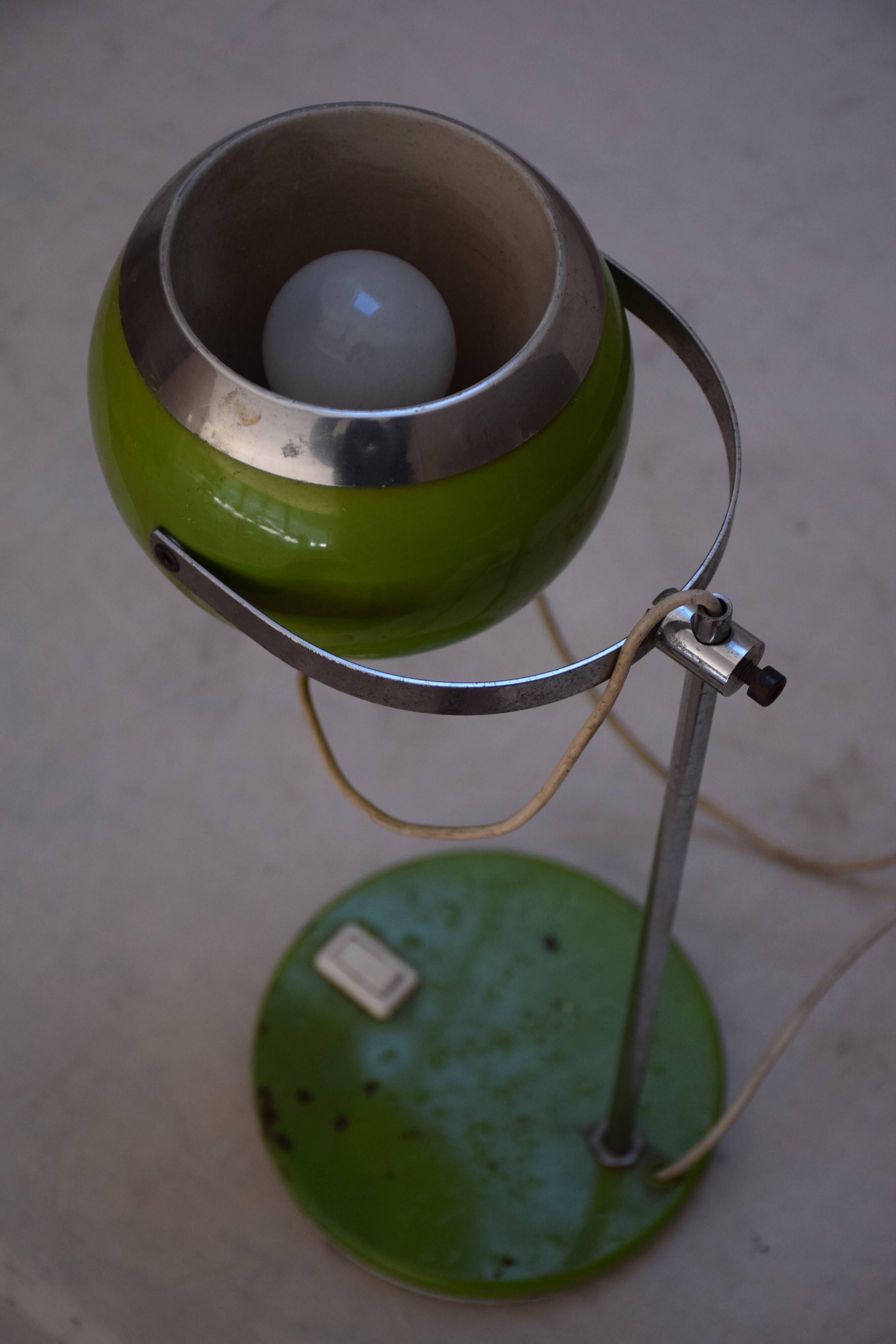 Green lamp