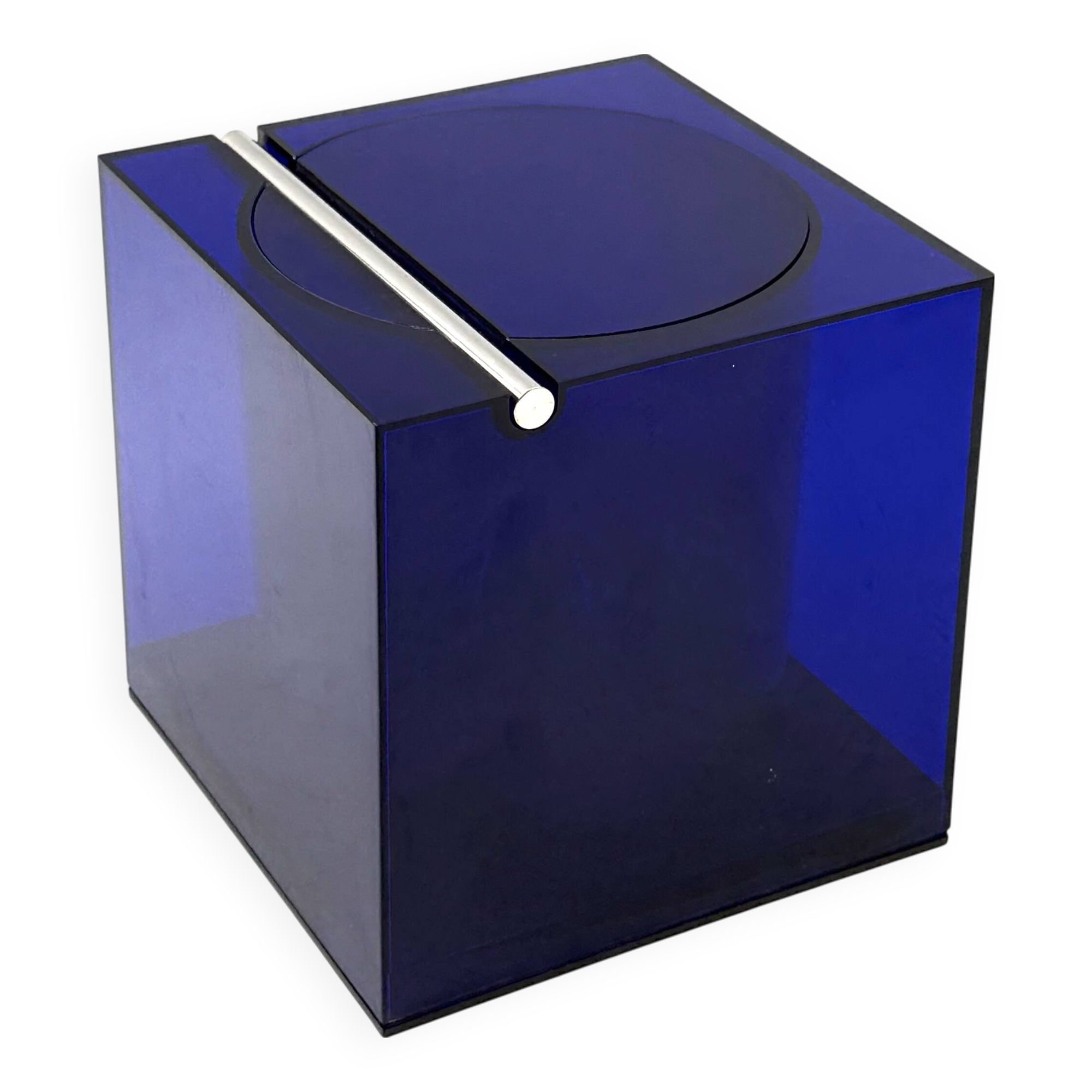 Space age blue plastic Ice Bucket, Studio Opi, Cini & Nils Italy, ca. 1970s
