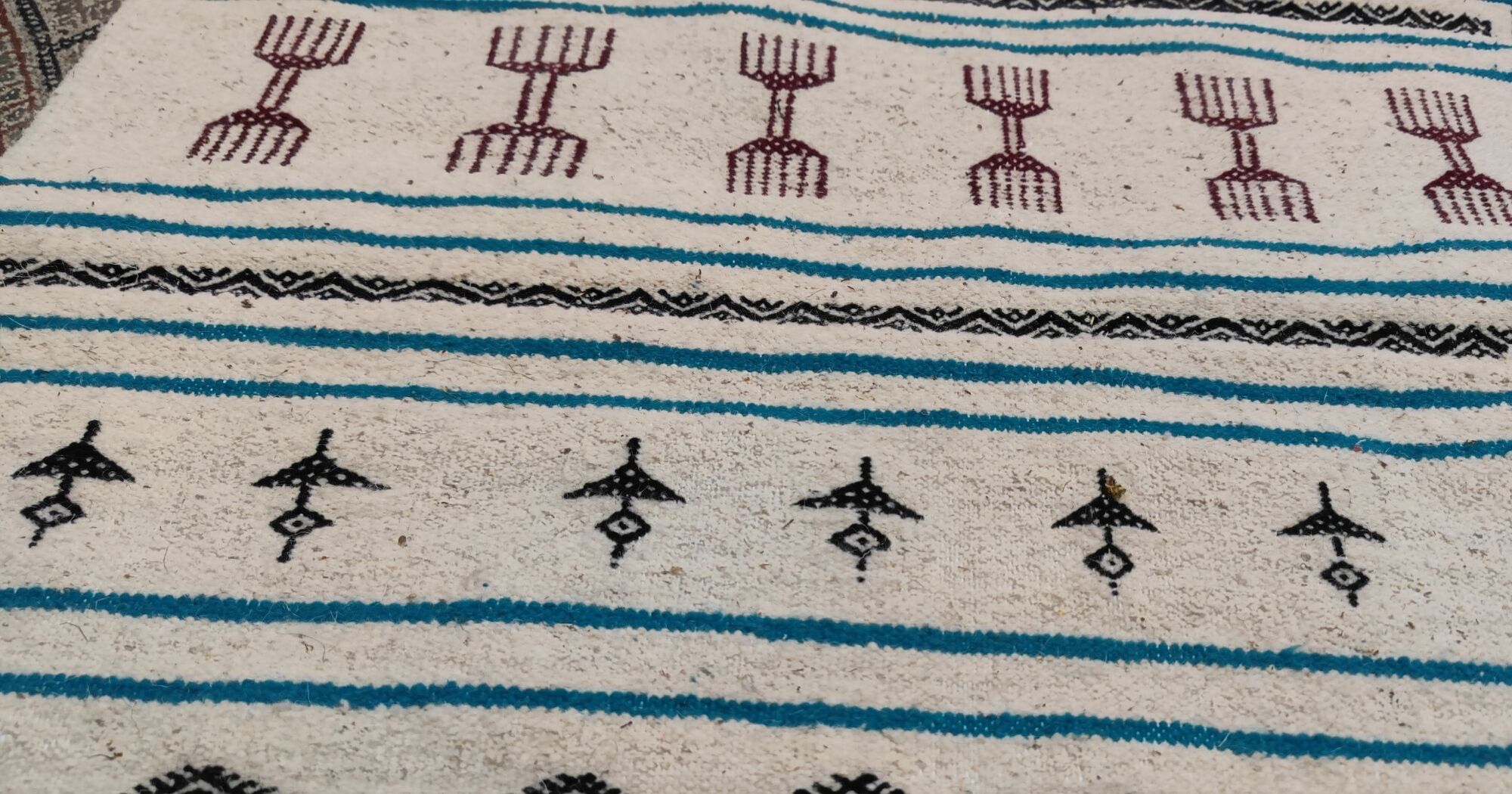 Kilim handmade white carpet in natural wool