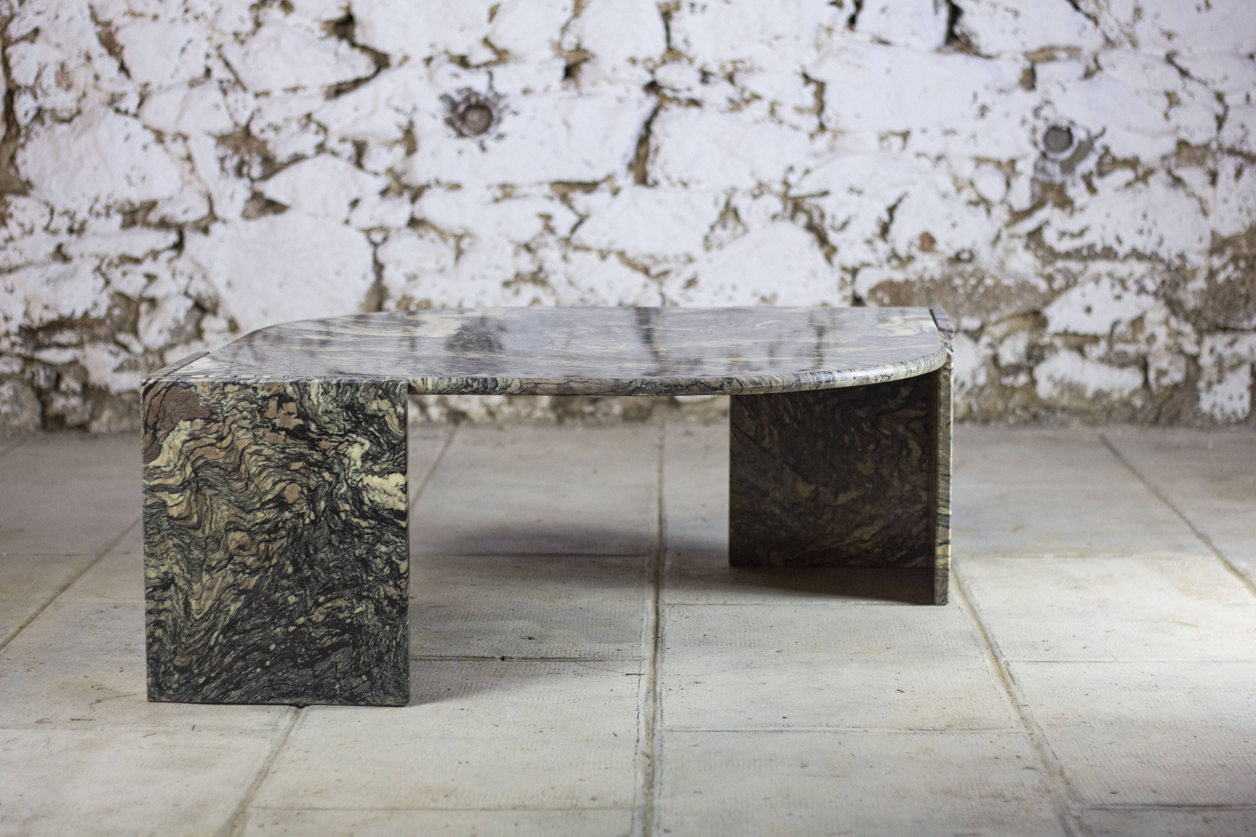 Eye-shaped marble coffee table by Roche Bobois, 1970