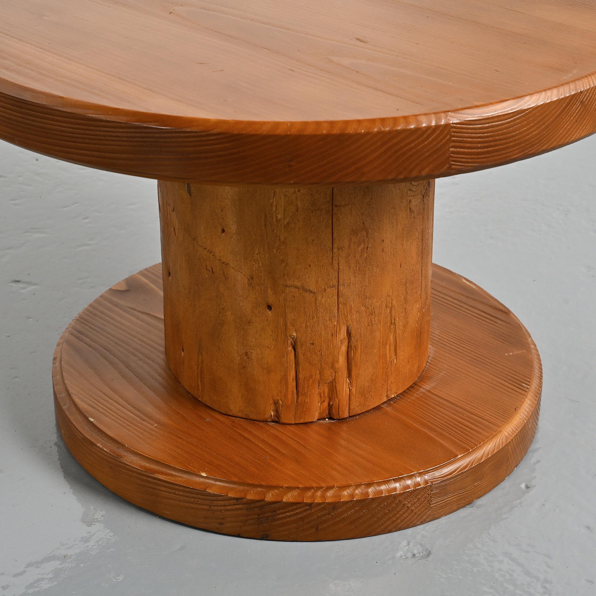 Circular coffee table, popular art 1960