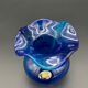 Vase Peter Kaspar en cristal bleu 24 % PbO à bord ondulé