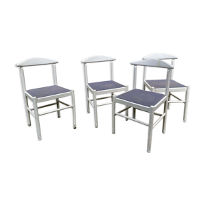 chaises laquées blanches