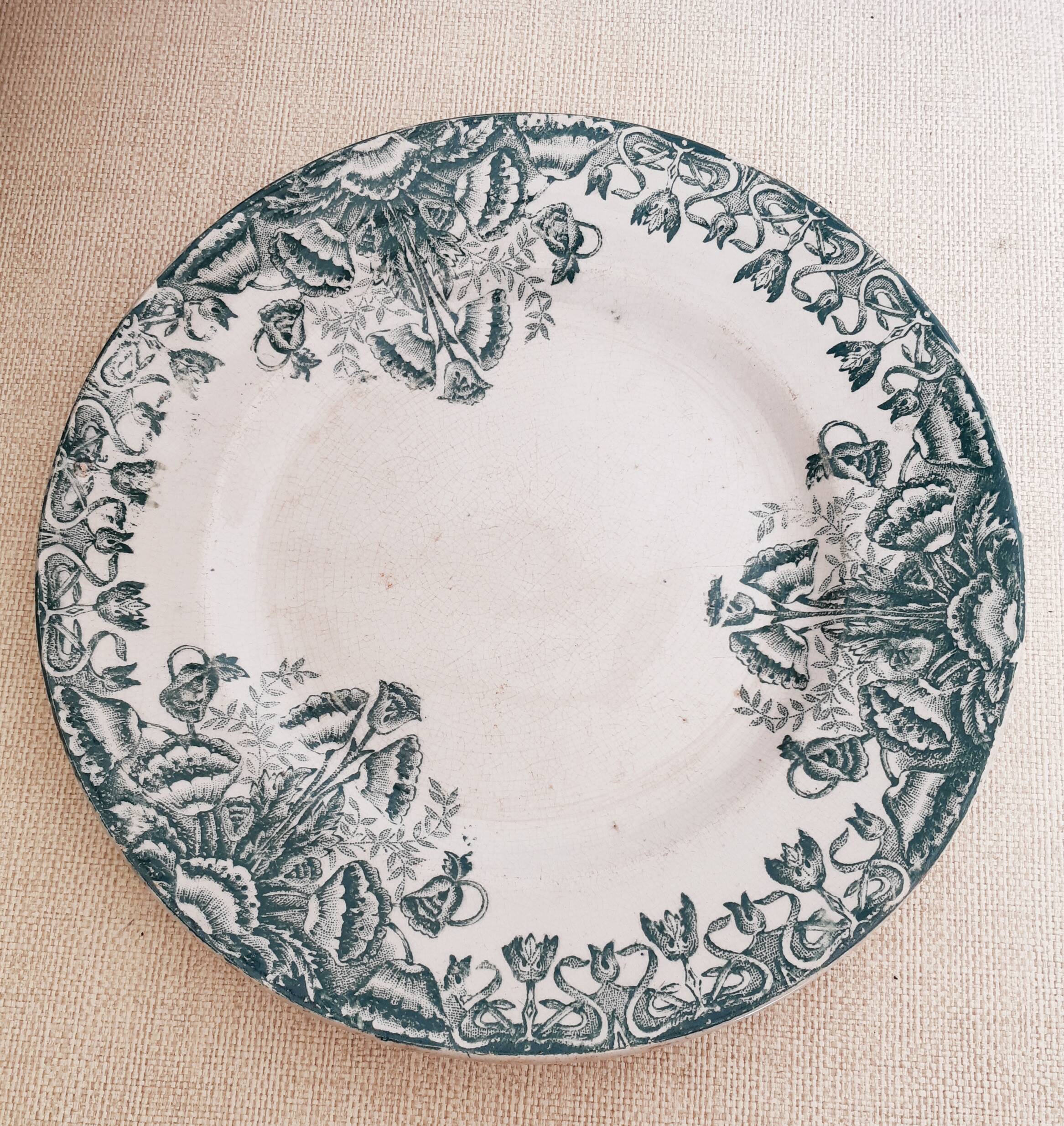 Flat plate Saint Amand, iron earth, A. Lebacqz & M. Bouchart, antique French