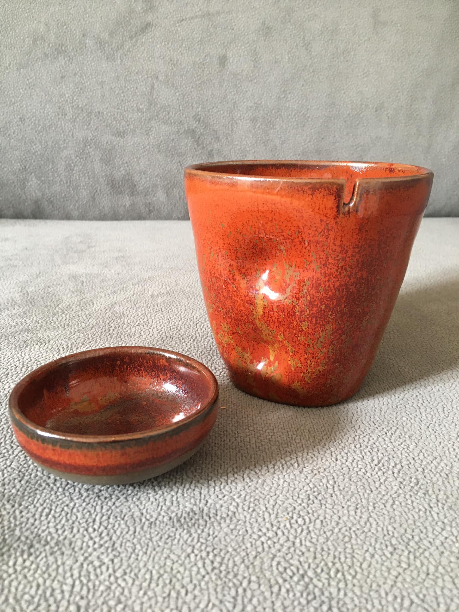 Tasse à thé et coupelle en grès émaillé