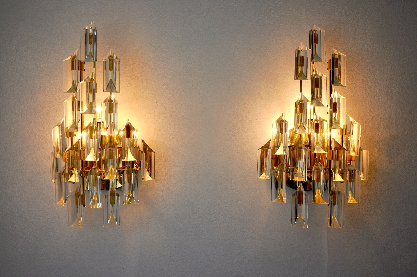 Pair of oscar torlasco wall lamps, triedri glass, italy, 1970