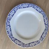 Set of 3 iron earth flat plates Faïencerie Niderviller. Blue and white “Art Deco” decor.