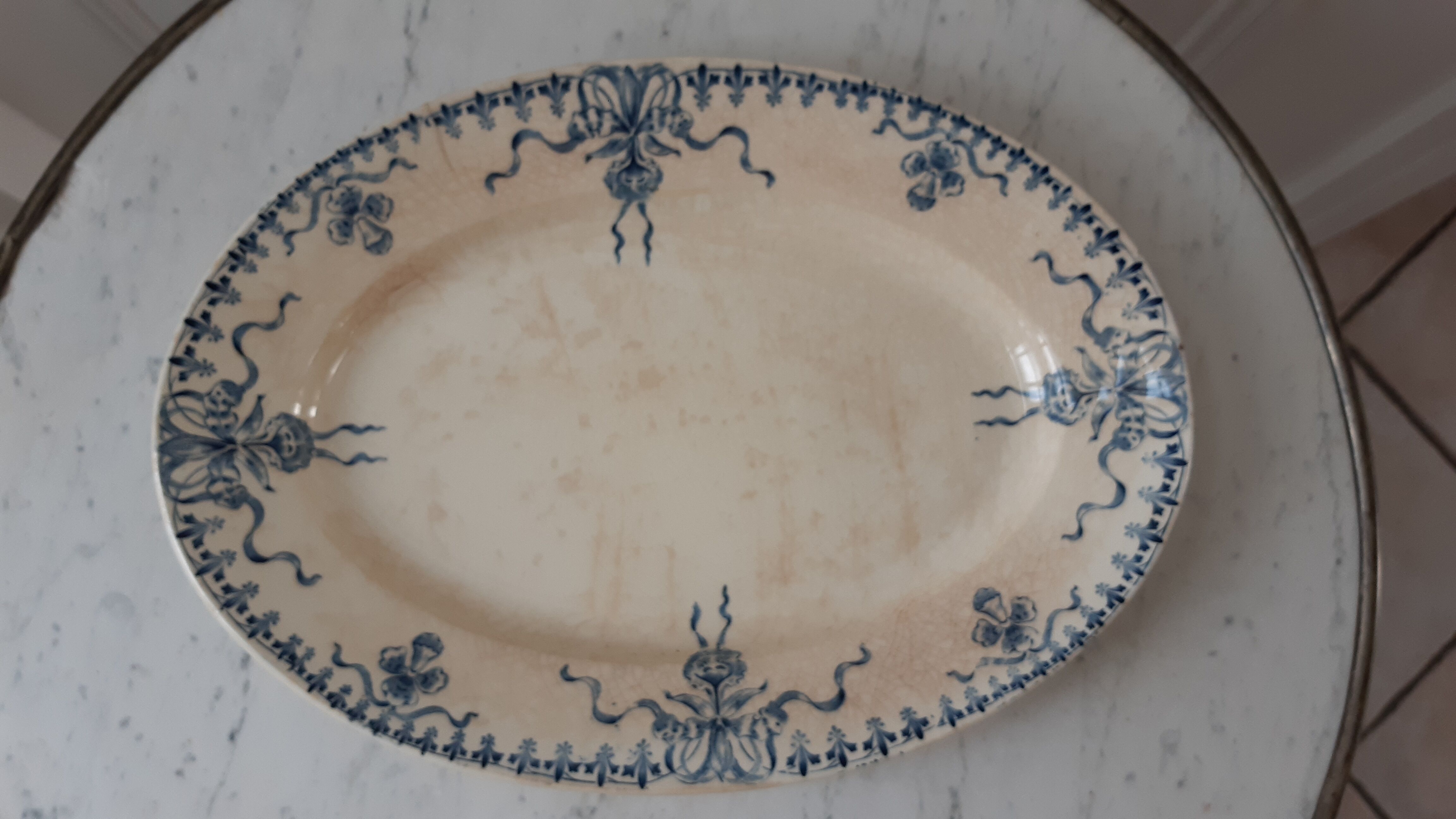 Plat ovale Terre de Fer Gien modèle "Venise" fin XIXème