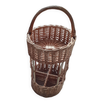 Wicker 4 bottle holder. With upper tray. and handle