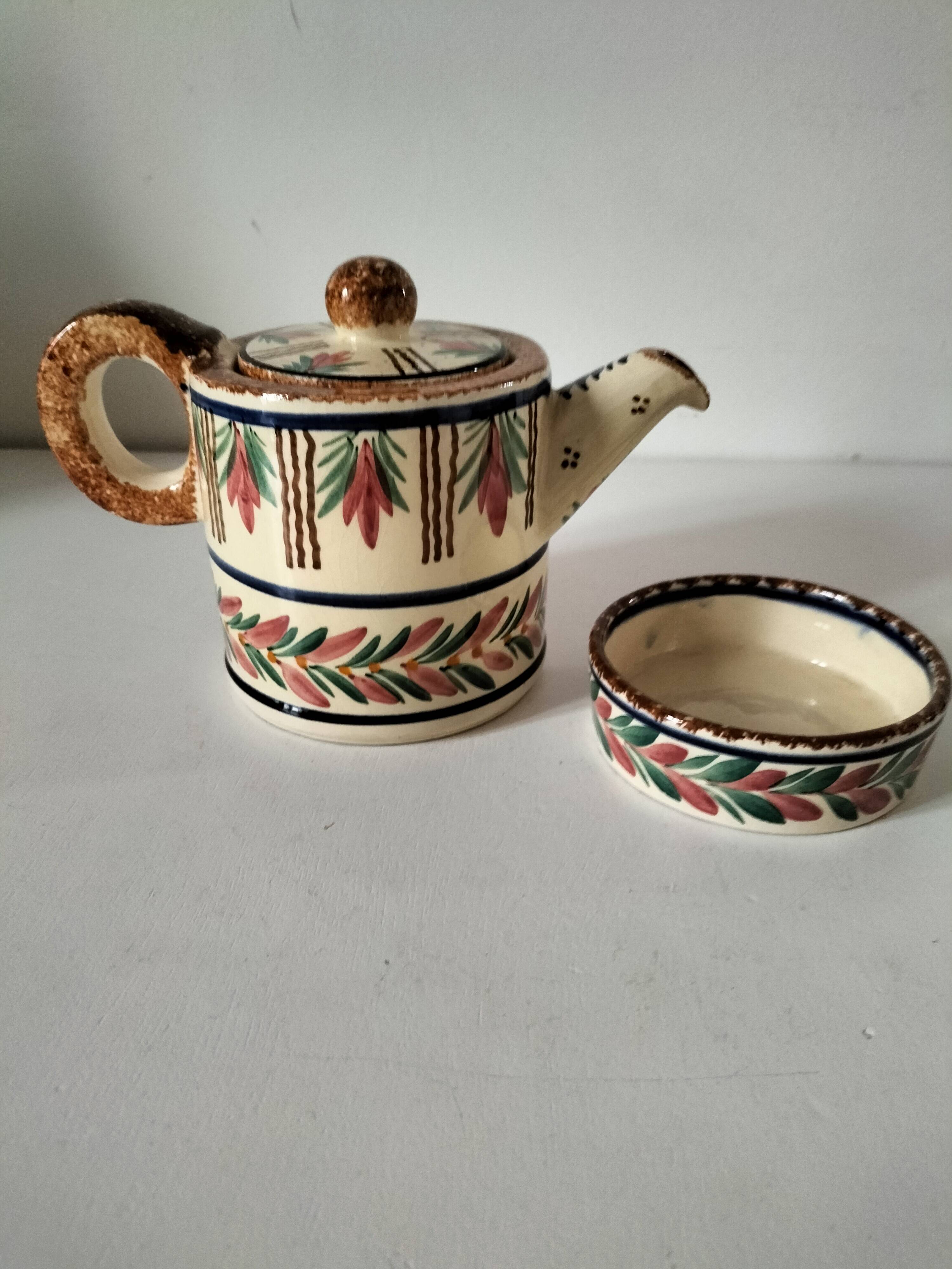 HB Quimper teapot and sugar bowl set