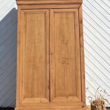 Grande armoire ancienne rénovée en bois massif brut
