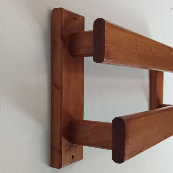 Porte-serviettes vintage en pin