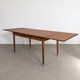 Table à manger de style mid-century moderne