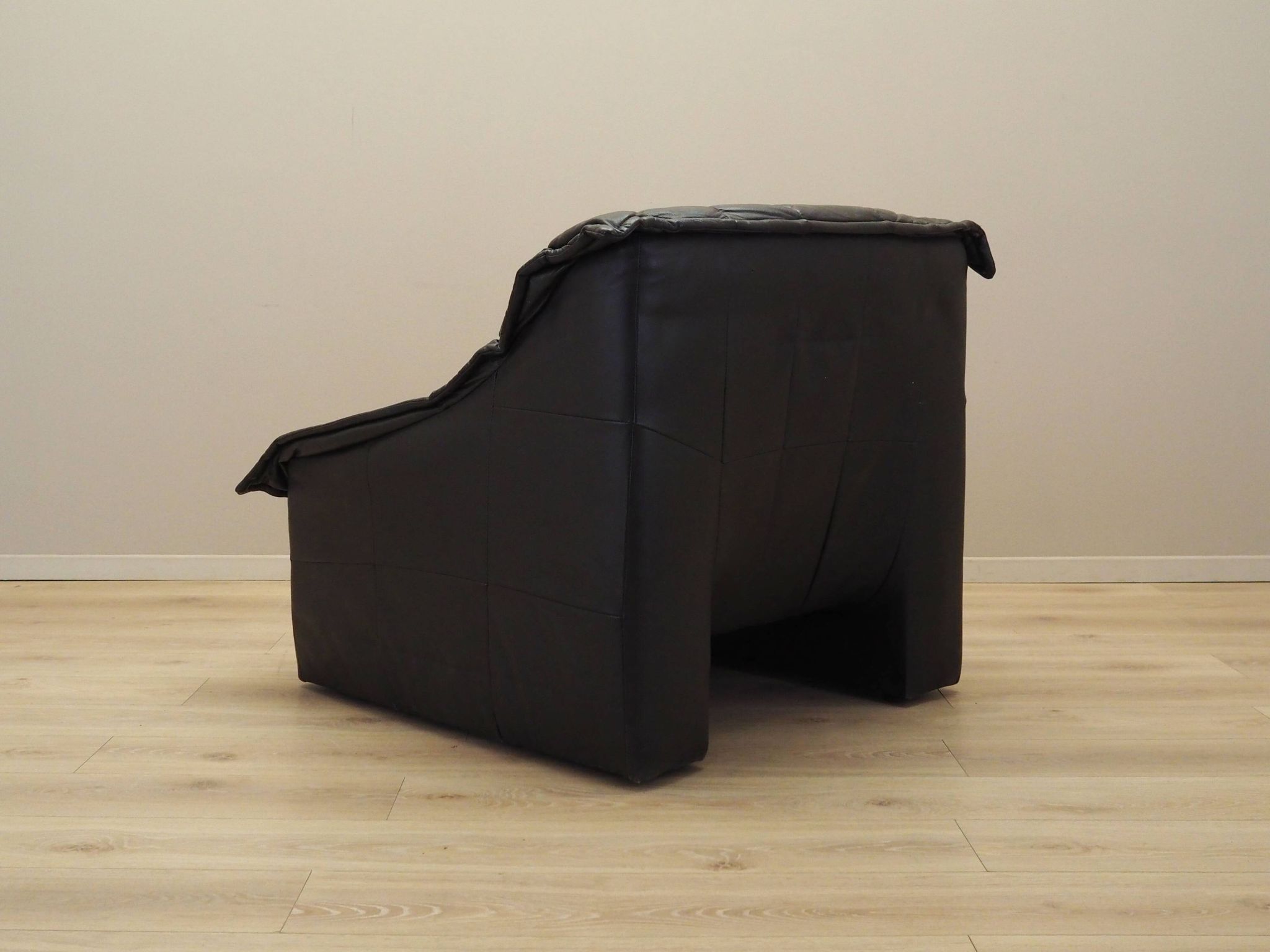 Leather armchair, Italian design, 1960s, production: Italy