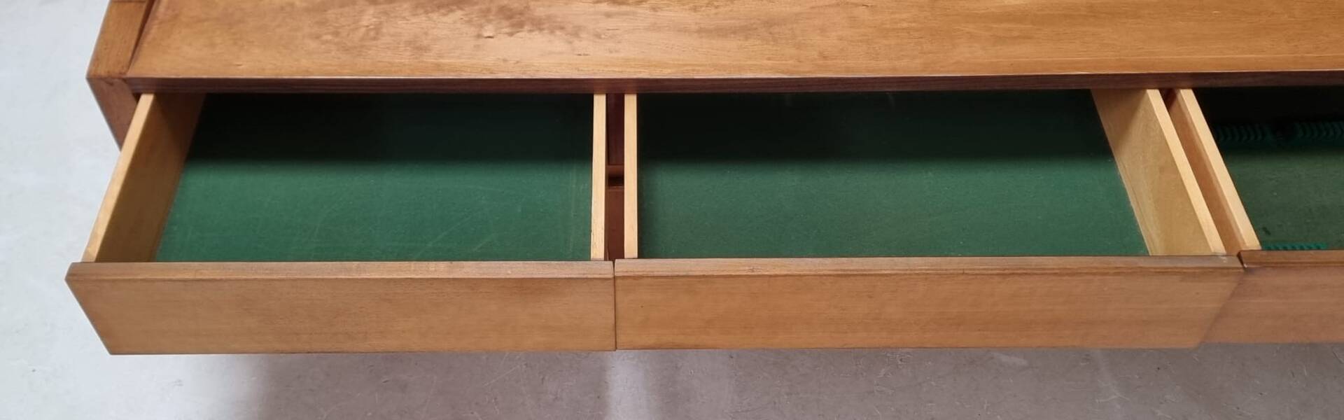 Lowboard du milieu du siècle