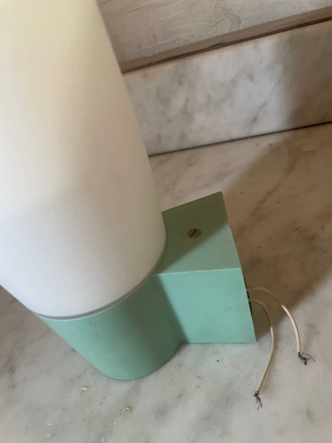 Opaline and Bakelite wall light from the 1950s.