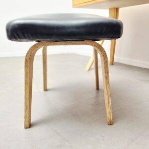 Set of Dutch modern dressing table and stool in birch plywood by Cees Braakman for Pastoe, 1951