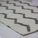 Handmade beige wool carpet 190x125cm