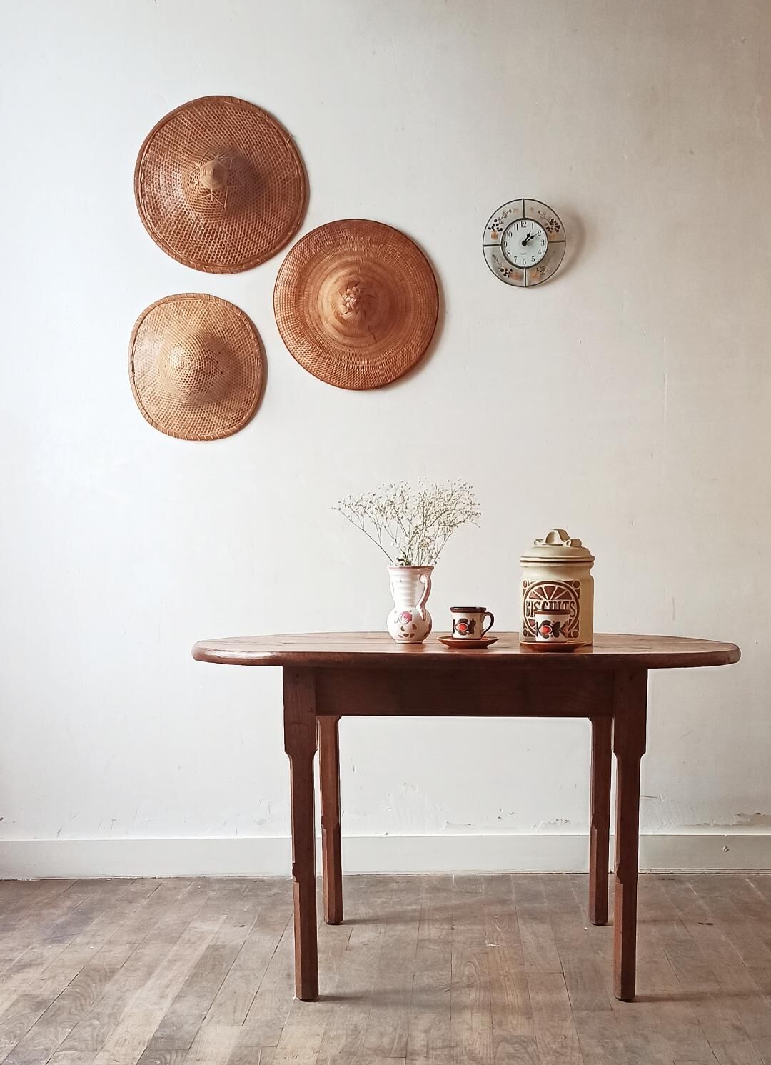 vintage oval dining table made of solid wood