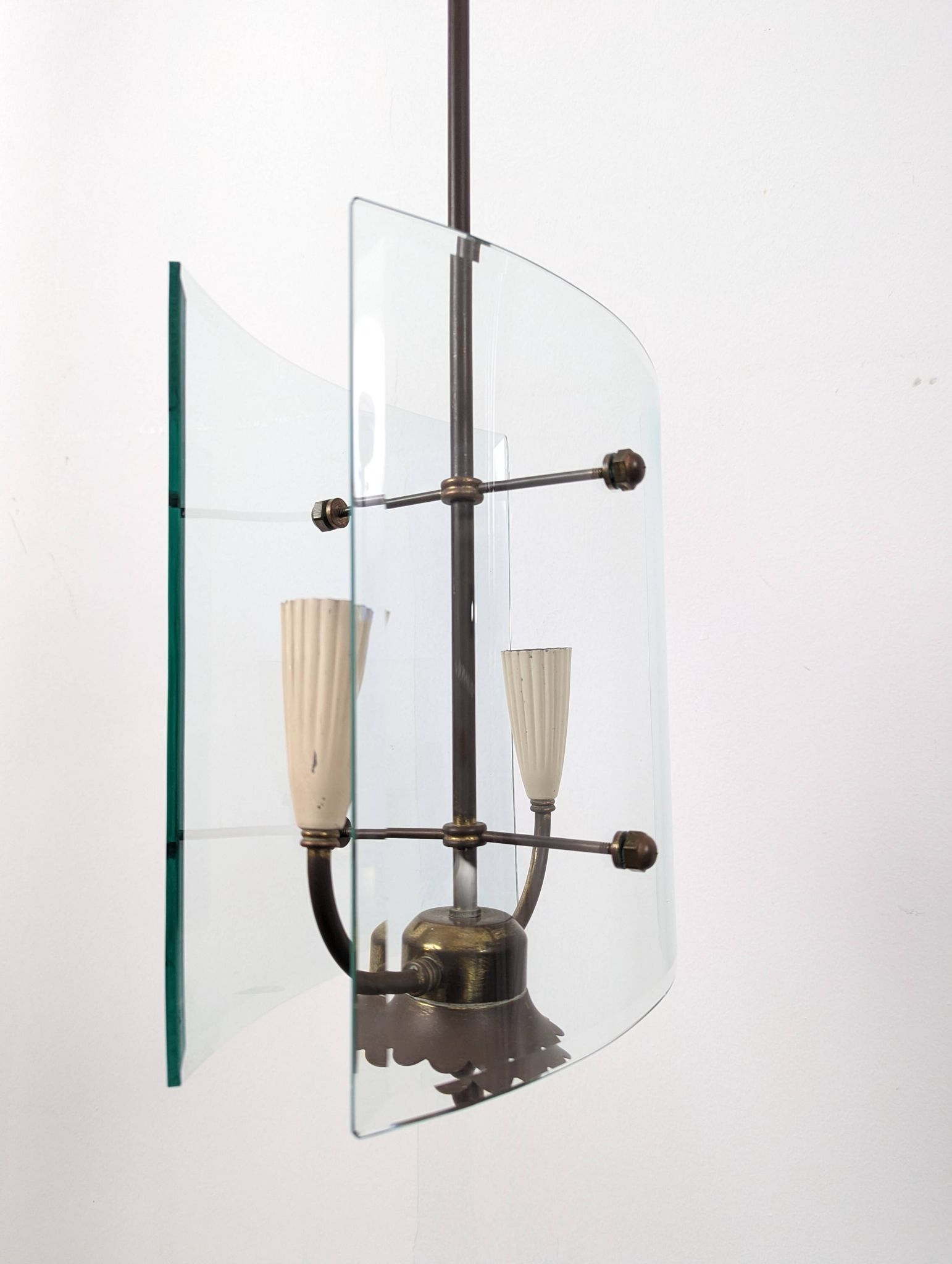 Pietro Chiesa for Fontana Arte Curved Glass and Brass Pendant Light 1940s