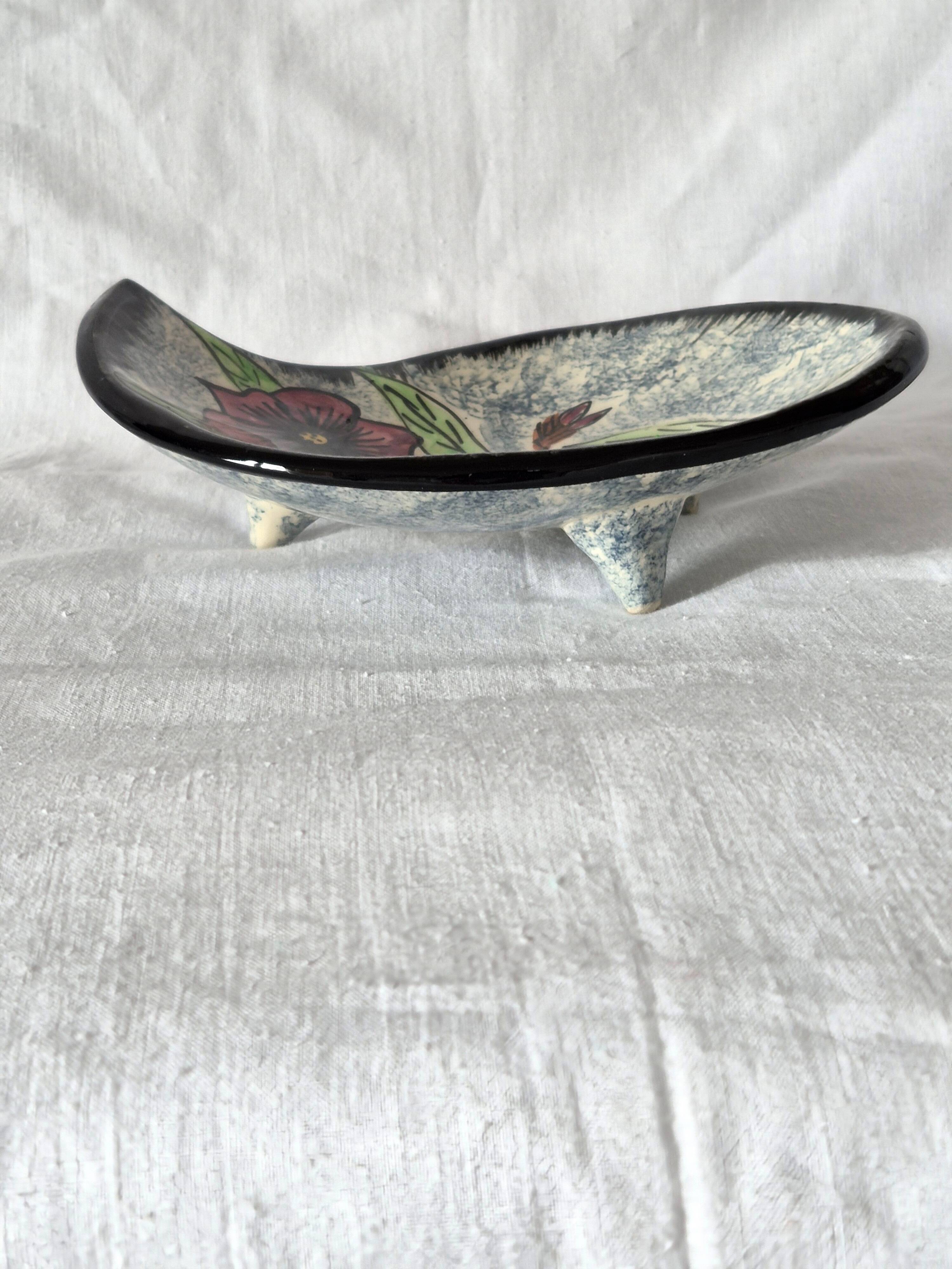 Vallauris empty pocket bowl A554