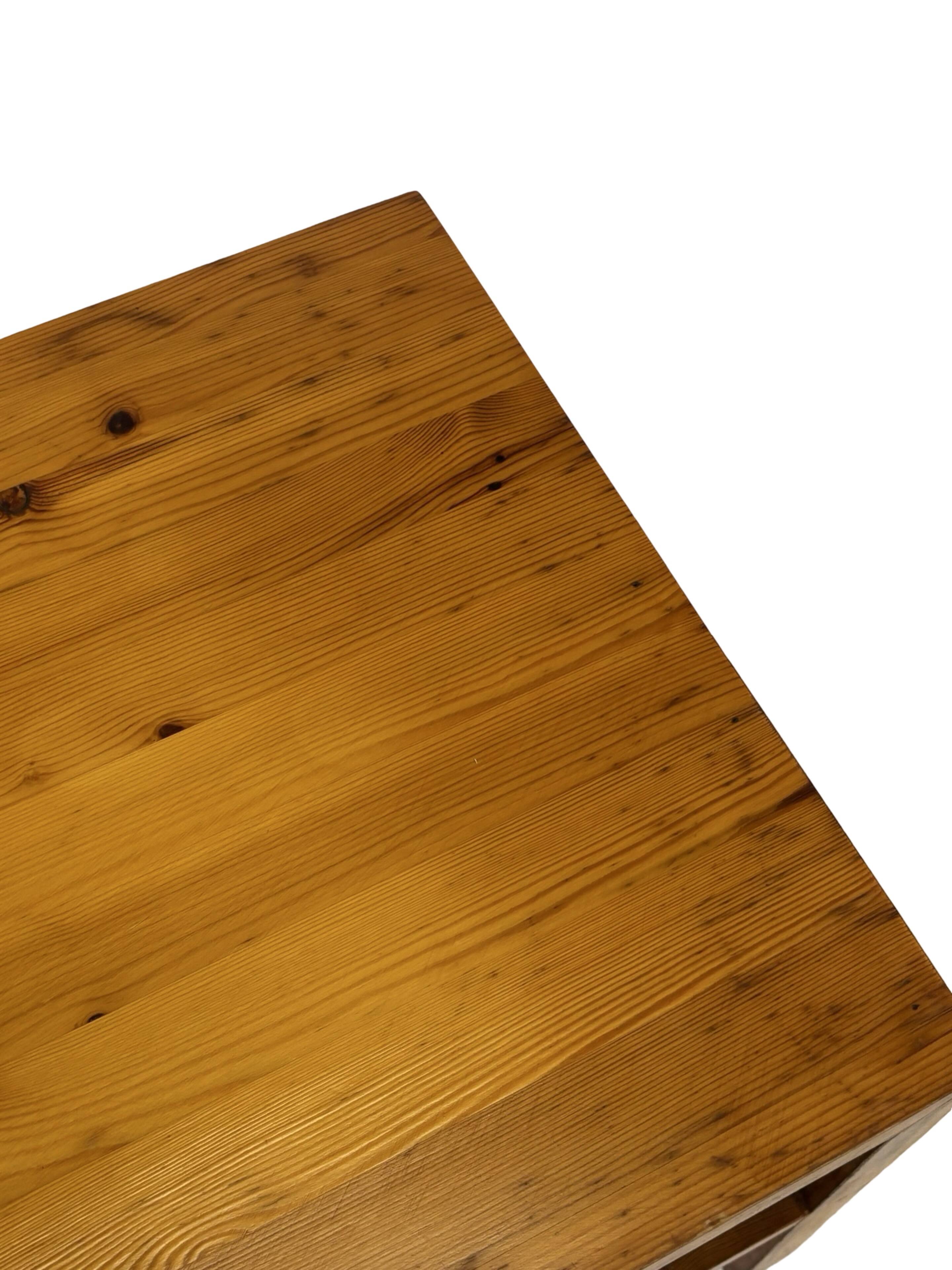 Table de chevet en pin, années 70