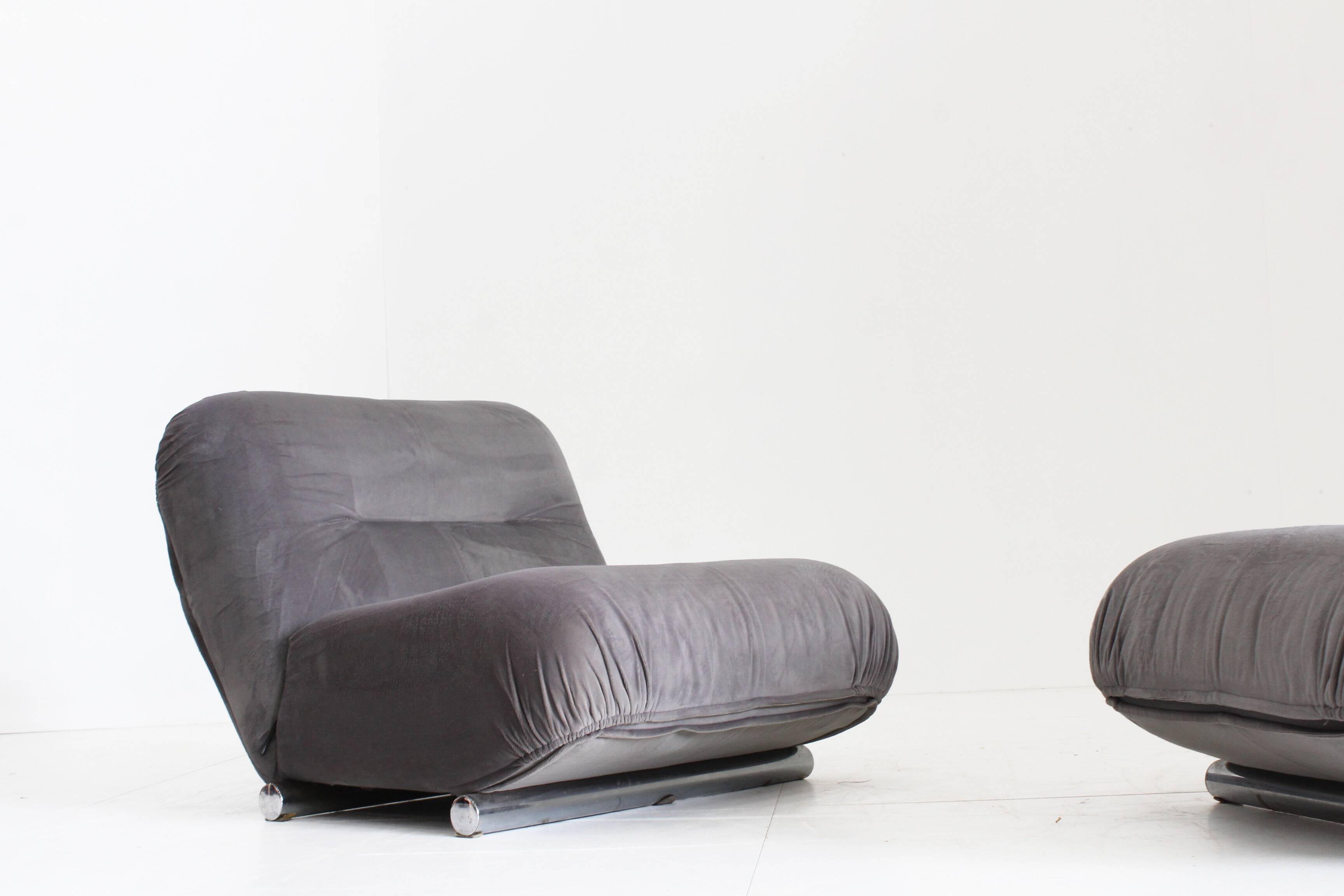 Giuseppe Munari Lounge Chairs for Poltrona Munari 1970s , Italy set of 2