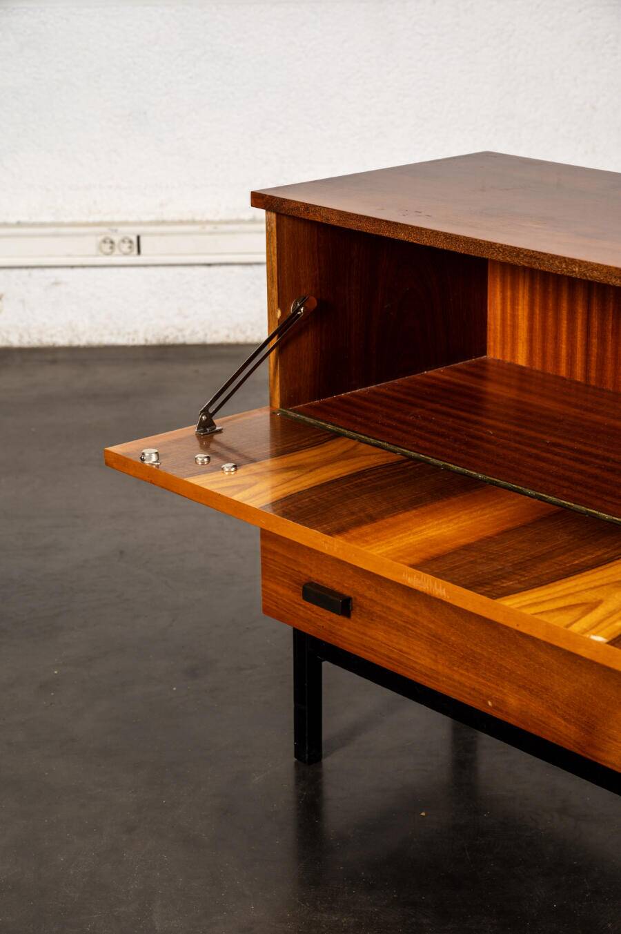 Rosewood burl chest of drawers